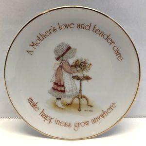 1970s Vintage Holly Hobbie 4" Decorative Collectable Plate